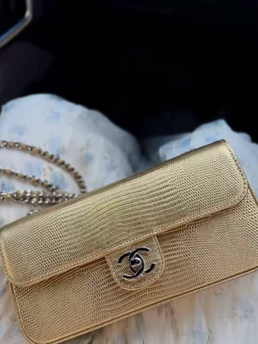 Classic CHANEL bag: A Stylish and Versatile Choice for Elegance